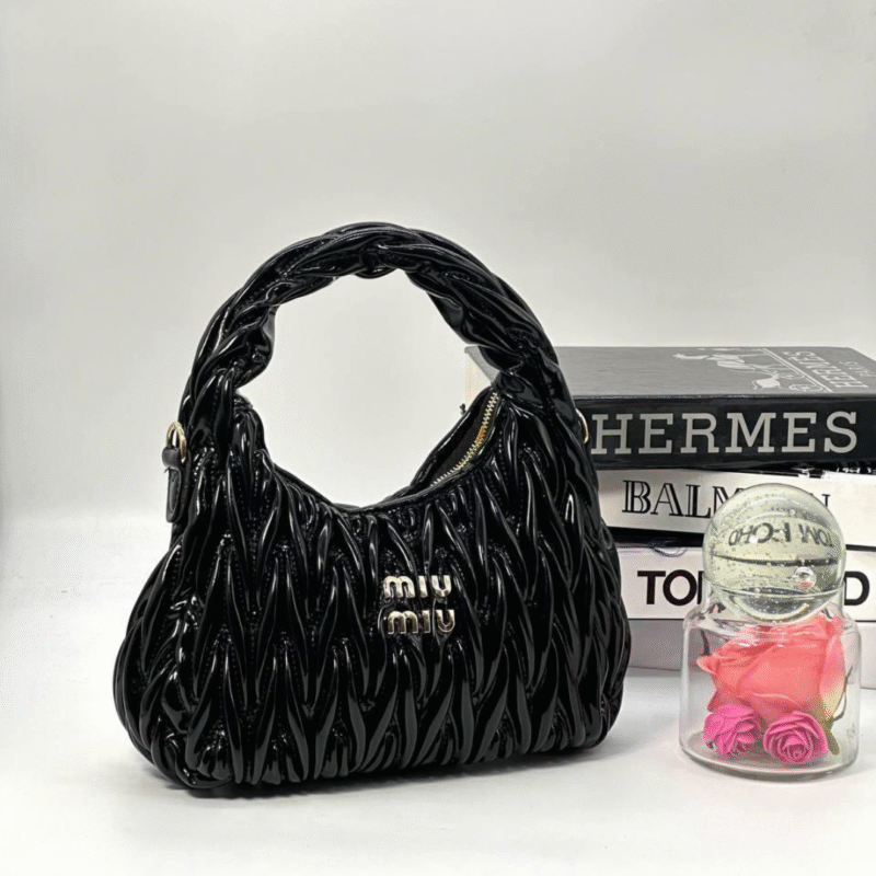 Miu Miu Wander Matelassé Hobo torbica