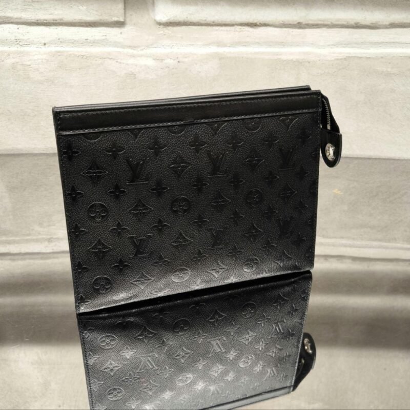Louis Vuitton Pochette Voyage Torbica V2