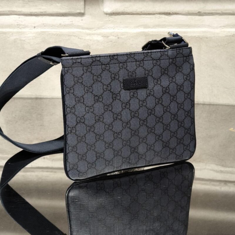 Gucci GG Supreme Messenger Mala Torbica