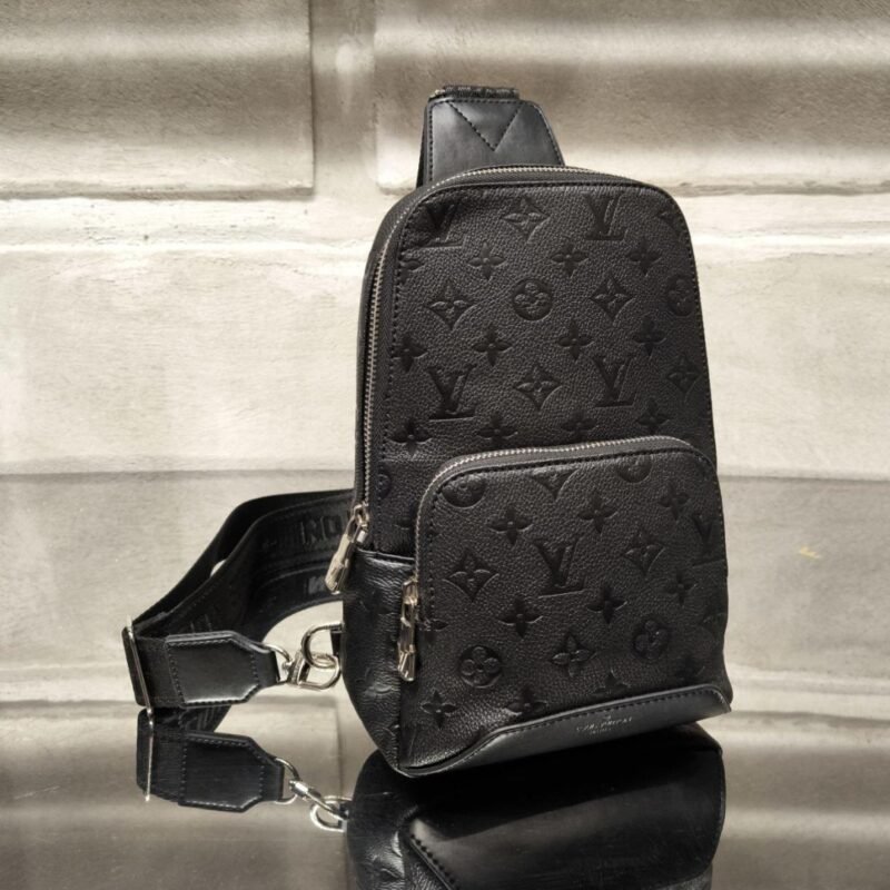 Louis Vuitton Avenue Sling Torbica V2